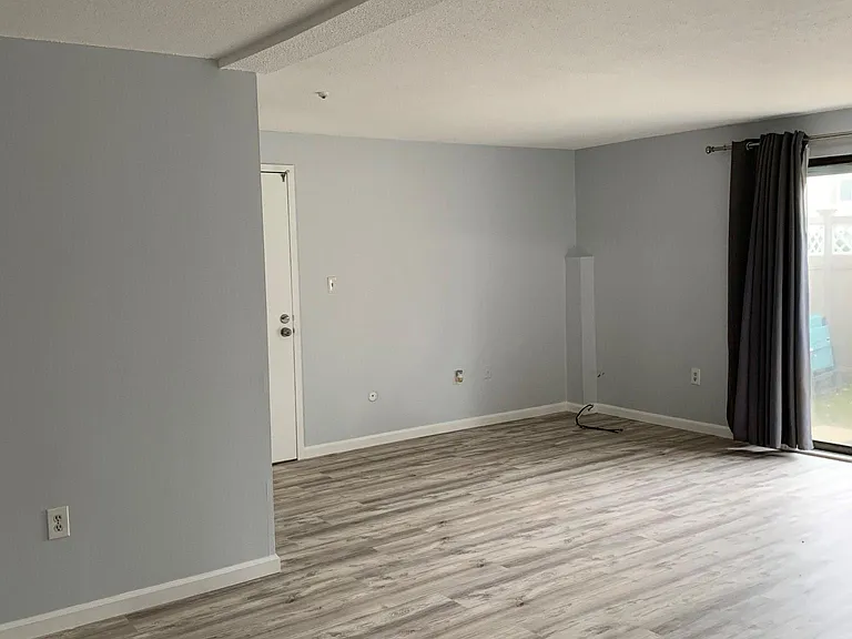 25 Village Rock Ln #1 — Photo 5