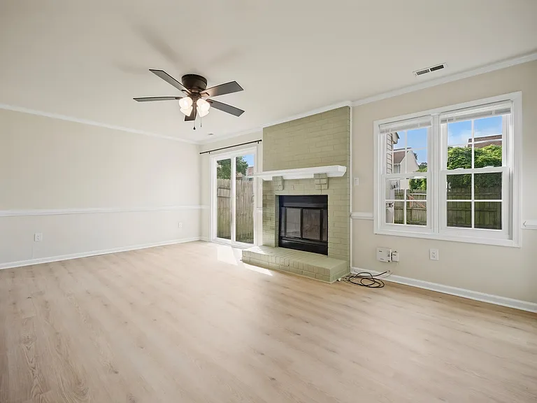 5589 Campus Dr #1 — Photo 9