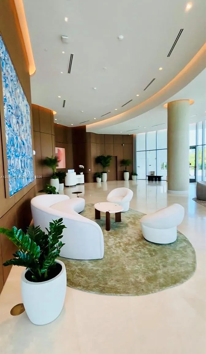 2 bed, 3.0 bath, 1571 sqft, $9,000 — Photo 3