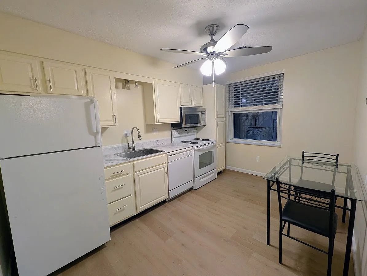 1 bed, 695 sqft, $1,199 — Photo 4