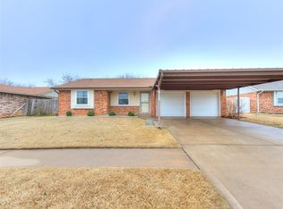 912 NE 9th St, Moore, OK 73160