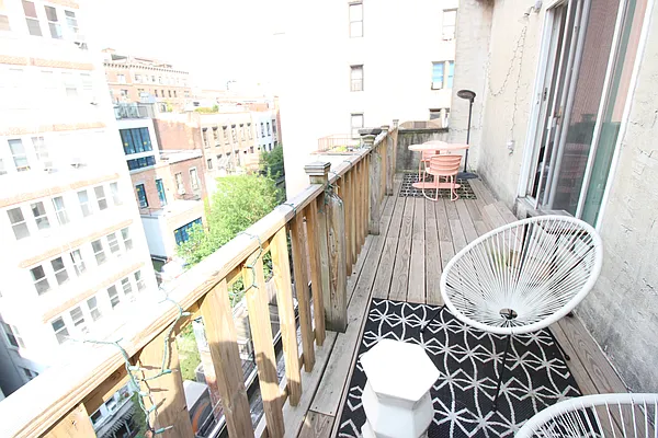 Rented by Luxor Homes & Investment Realty | media 31