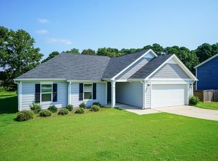 266 Windy Farm Dr, Fuquay Varina, NC 27526