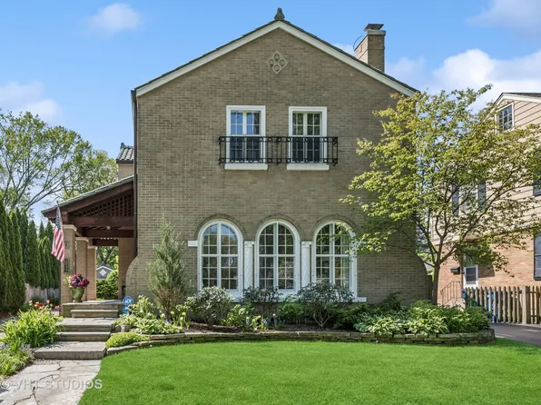 2037 Highland Ave, Wilmette, IL 60091