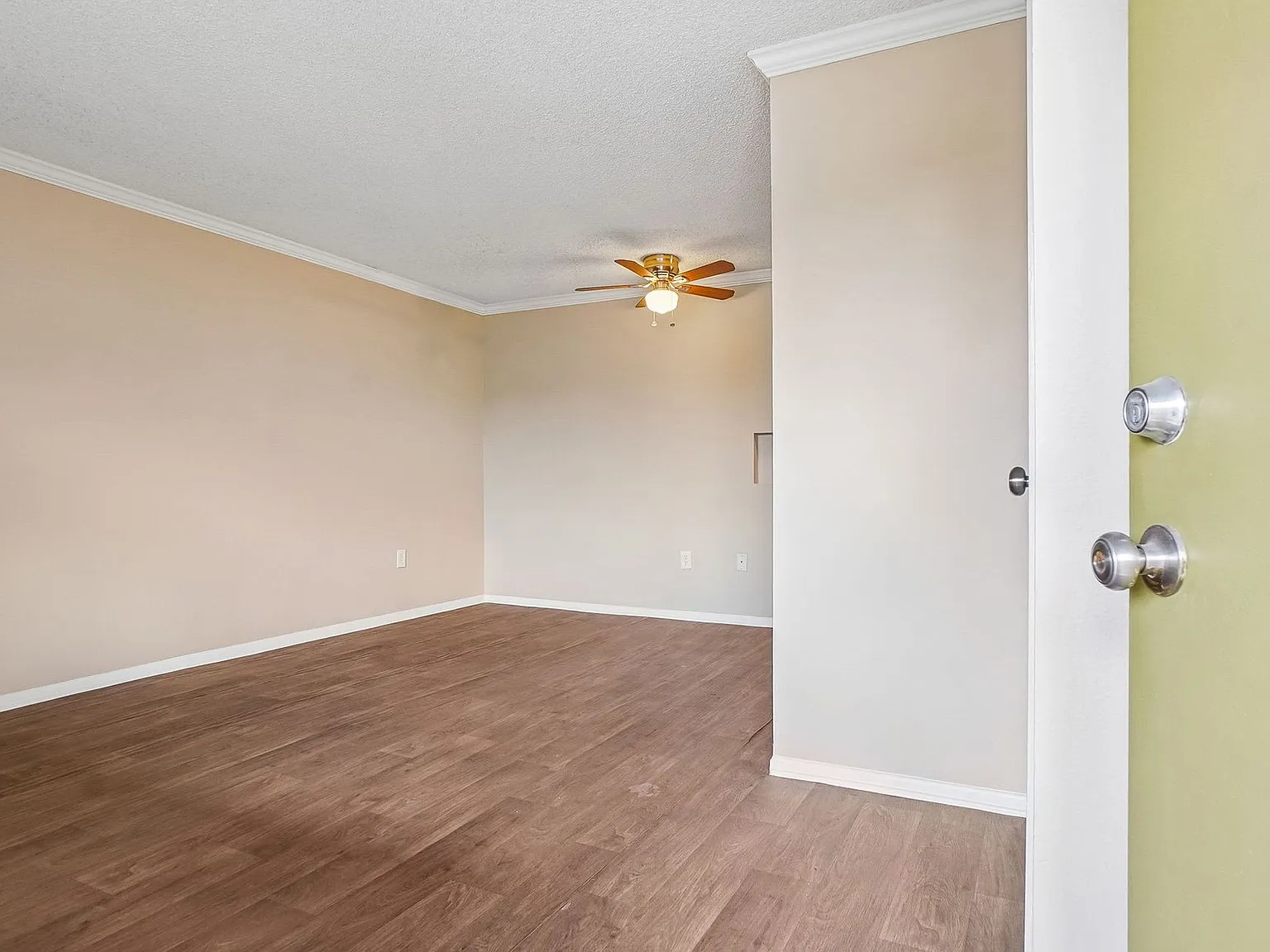 Knollwood and Tanglewood Apartments — Photo 2