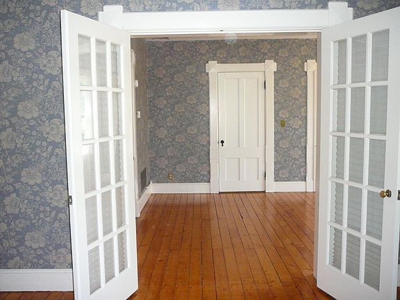 Second floor front and center rooms