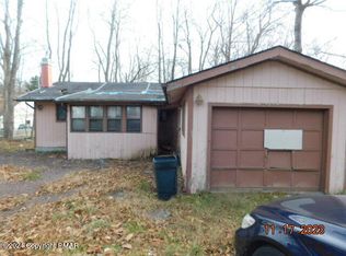 7203 Rimrock Dr, Tobyhanna, PA 18466