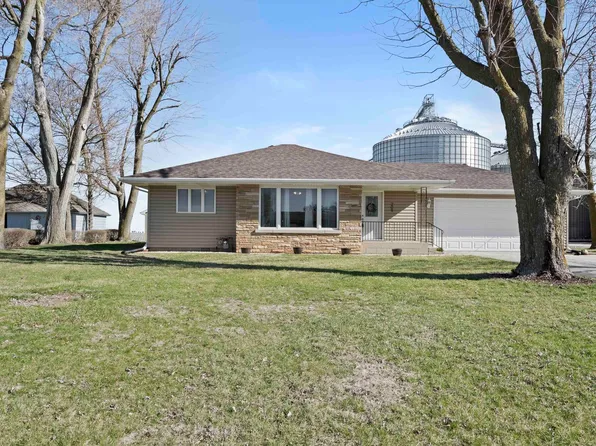209 W Main St, Ashkum, IL 60911