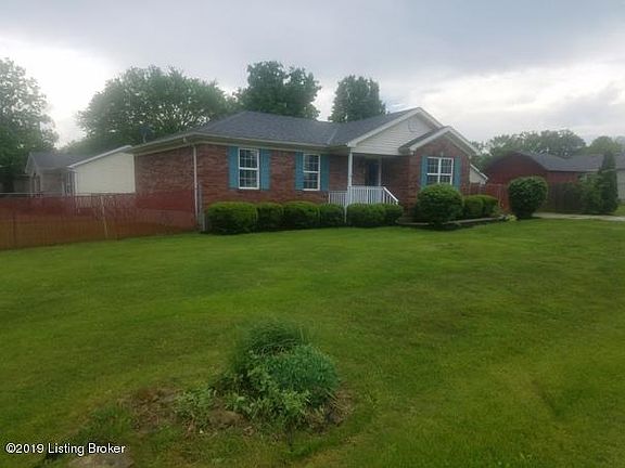 4th image of 410 Meadows Dr