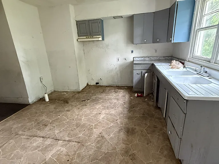 1303 E Whitmer St — Photo 12