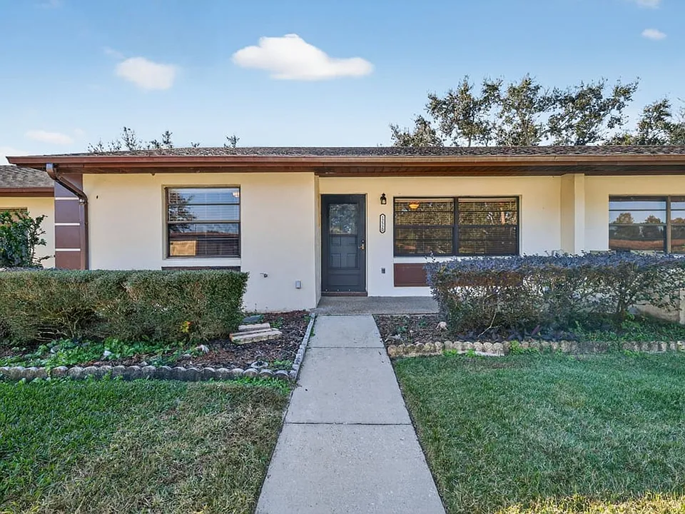 12520 Orangewood Ct