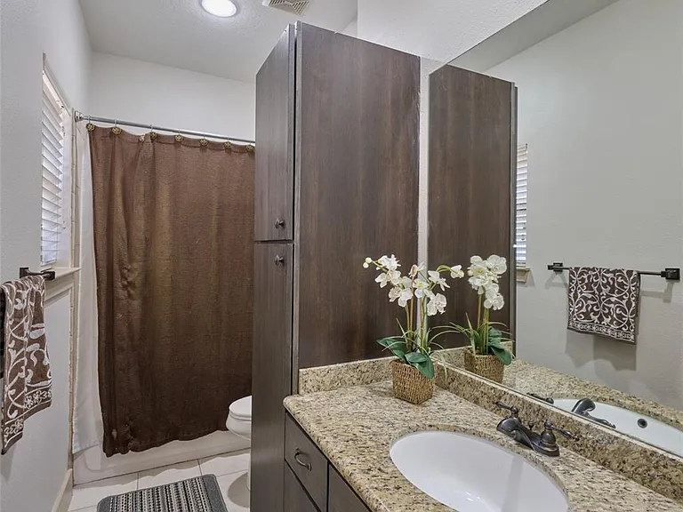 2422 Navigation Blvd #E — Photo 27