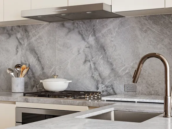 77 Greenwich Street 25D image 3 of 12