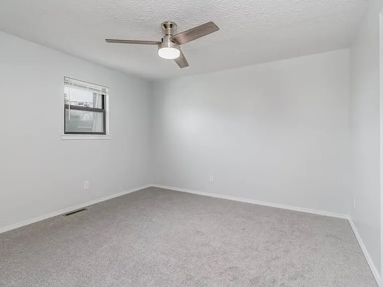 624 Holly St #B — Photo 8