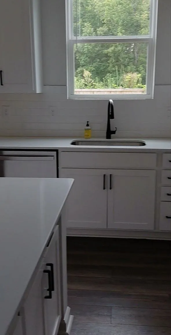 3 bed, 2522 sqft, $2,800 — Photo 4