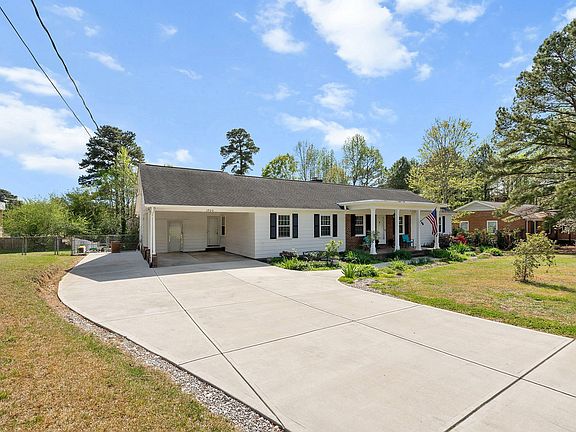 5th image of 3920 Sue Ln