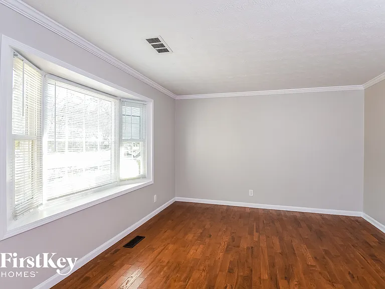 1348 Arden Dr SW — Photo 8