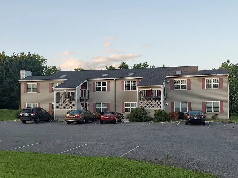1124 Homestead Garden Ct #8