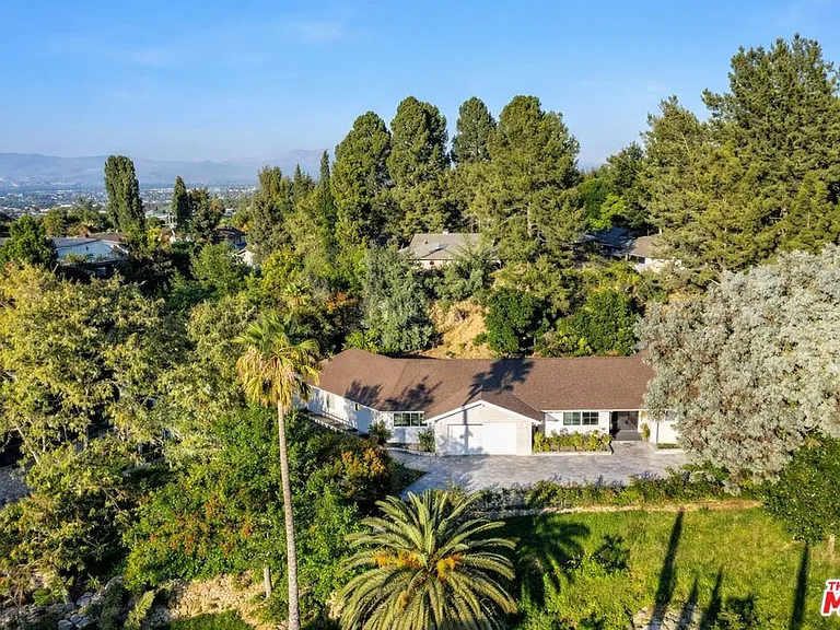 4732 Del Moreno Dr — Photo 34