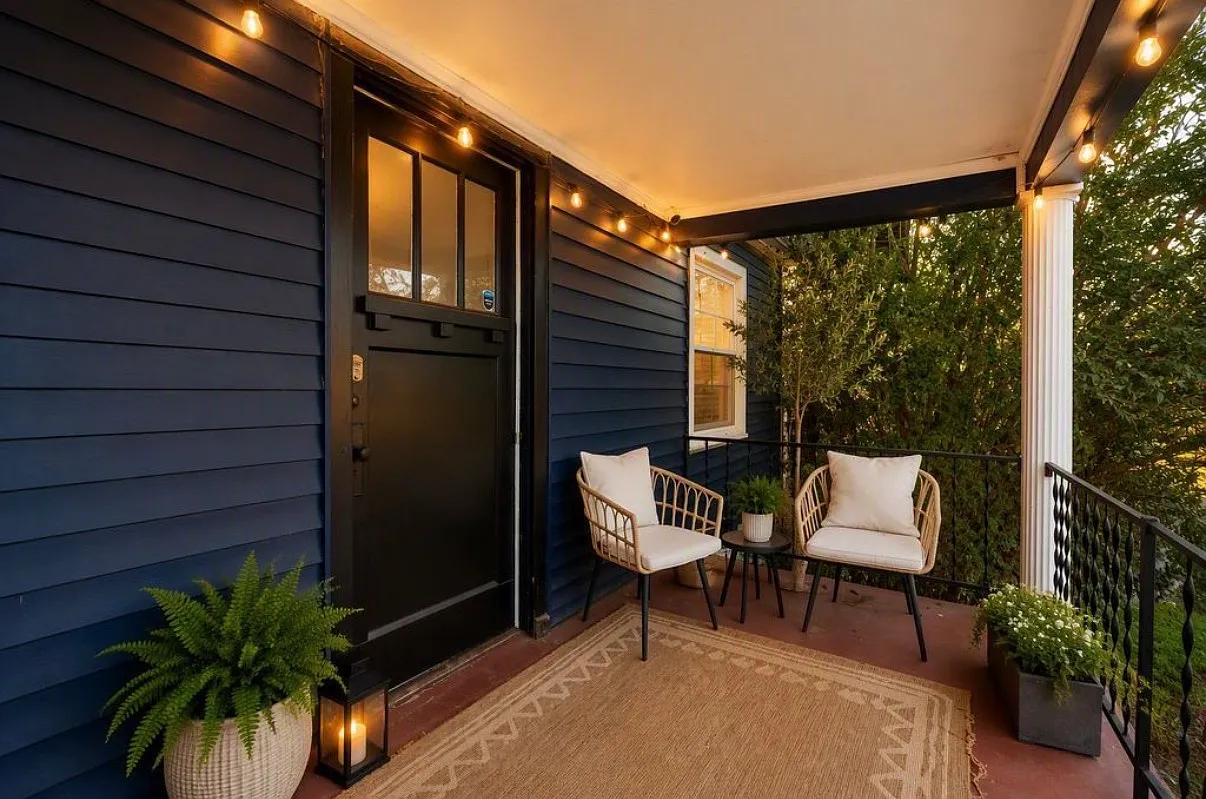 2 bed, 852 sqft, $2,400 — Photo 2