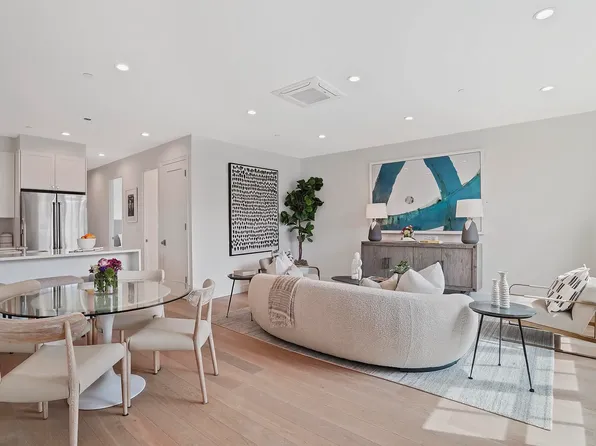 182 Minna St #3A, Brooklyn, NY 11218
