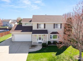 1306 Evergreen Ln, Yorkville, IL