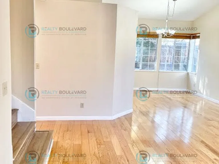 6073 Torrington Dr — Photo 3