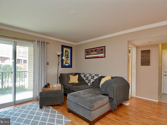 4th image of 3312 Wyndham Cres #107