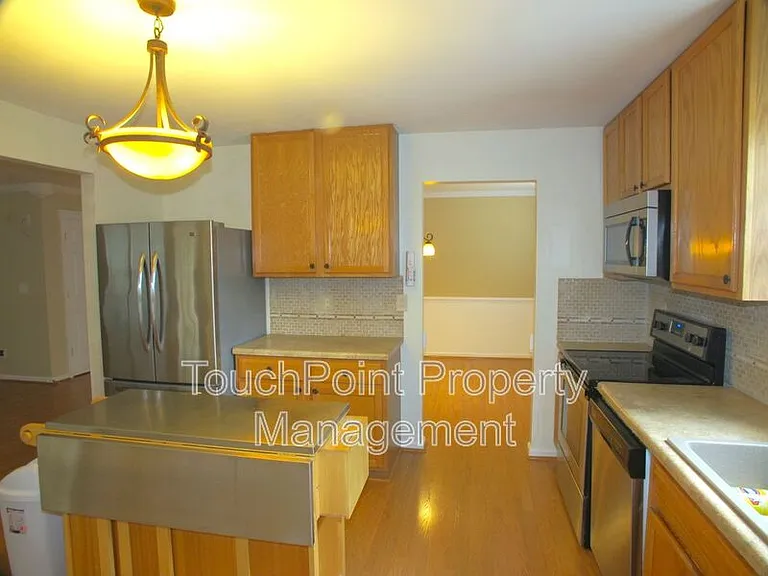 8007 Bristle Ln — Photo 3