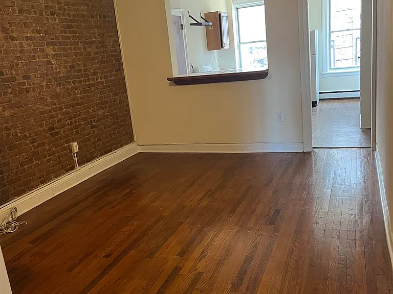 527 Willow Ave #3 — Photo 3