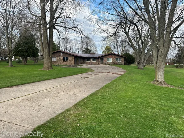 1120 Northview Dr, Caro, MI 48723