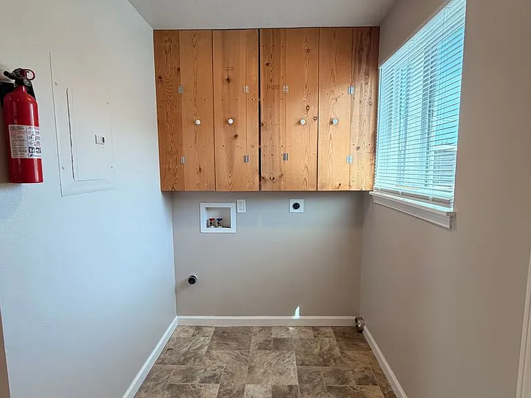 1760 W 18th Ave — Photo 5