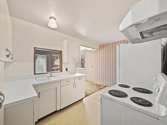 4th image of 595 Hunt Pl