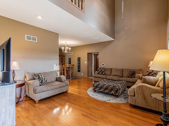 3rd image of 419 N Euclid Ave