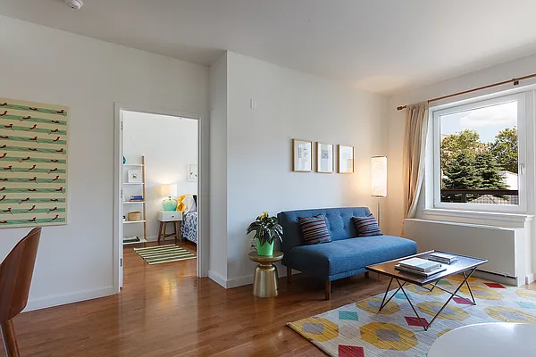 Rented by Lisa Management | media 9