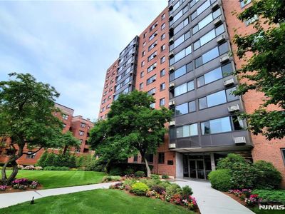 90 Prospect Ave APT 5D, Hackensack, NJ, 07601