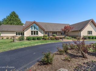 2185 Inverray Rd, Inverness, IL 60067