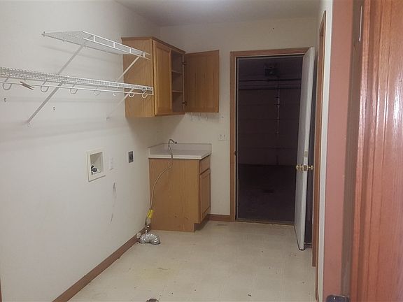 2nd image of 13-42 Quail Hollow Dr