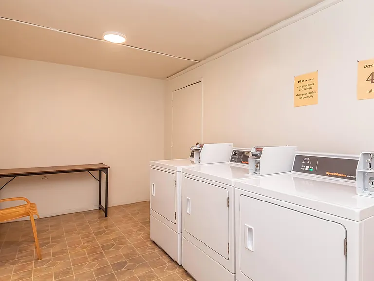 Ocean West Apartments — Photo 13