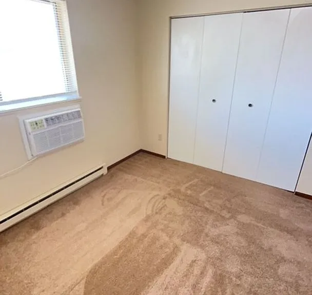 333 Custer Ave — Photo 3