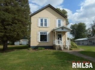 808 S Locust St, Delavan, IL 61734