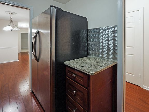 5th image of 2813 Lee Oaks Ct APT 104