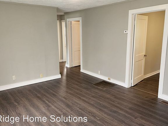 4th image of 1165 Marguerite St