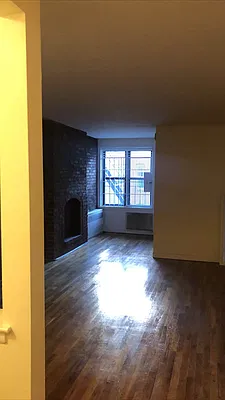 Rented by Eric Goodman Realty Corp | media 10