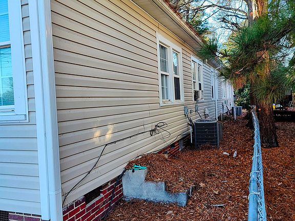 5th image of 700-706 Pinehaven Dr