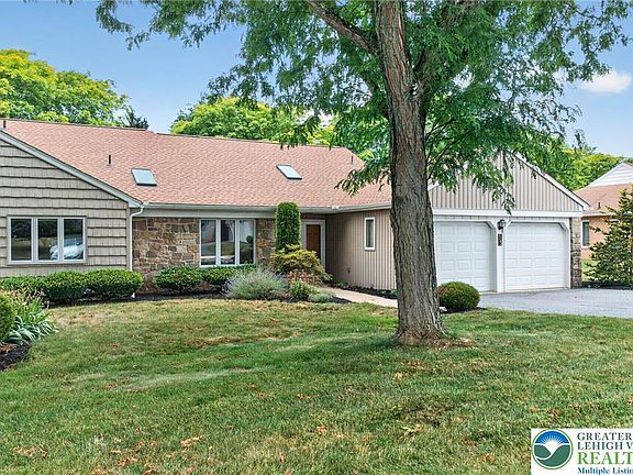 4th image of 5702 Merion Ln