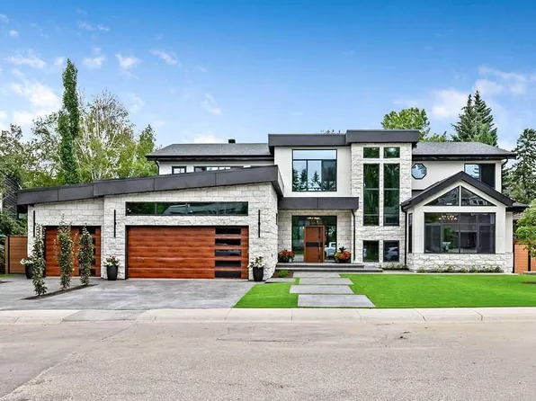 63 W Pumpmeadow Cres SW, Calgary, AB T2V 5C7