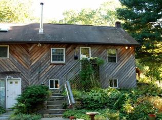 27 Plumtrees Rd, Newtown, CT 06470