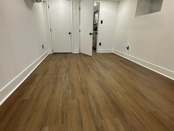 3rd image of 4927 Catharine St #4