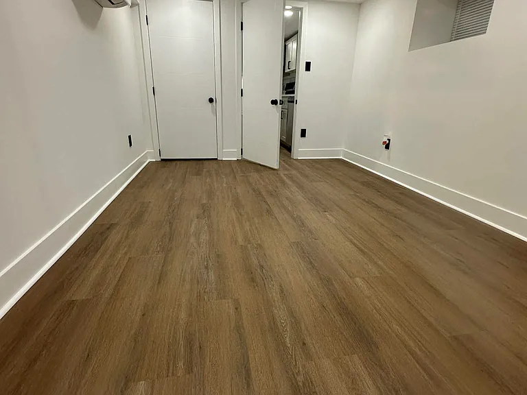 4927 Catharine St #4 — Photo 3